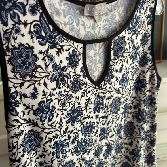 Laura Petites  Black and Blue Floral Tunic M - Picture 15 of 16